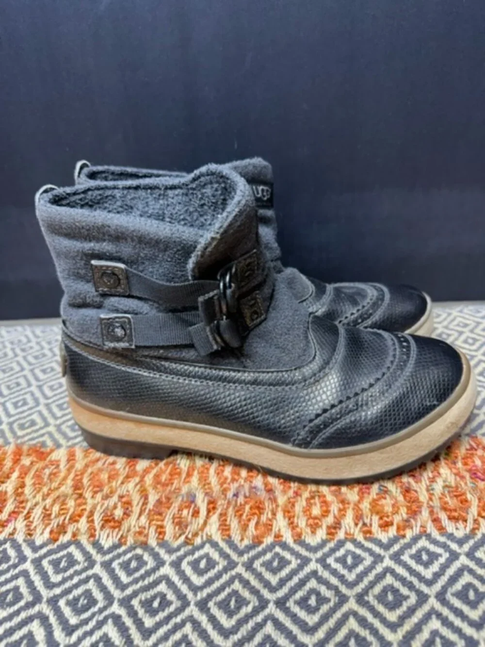 UGG Marrais Winter Boots Woman's Size 7